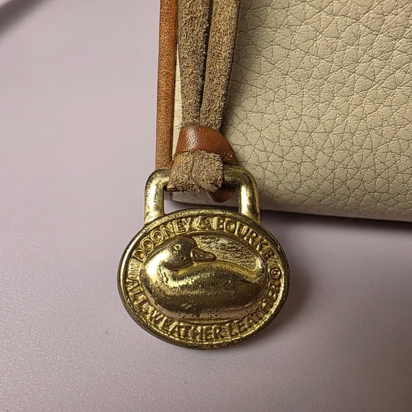 Vintage Dooney & Bourke AWL Crossbody Bag Cream Tan | Rehab Project - Picture 5 of 6